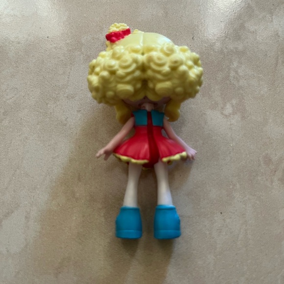 Shopkins Happy Places Coco Cookie & Popette Colorful Kids Toy Figures Set - Picture 4 of 6